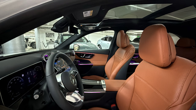 Thumbnail: 2026 Mercedes-Benz GLC - 9