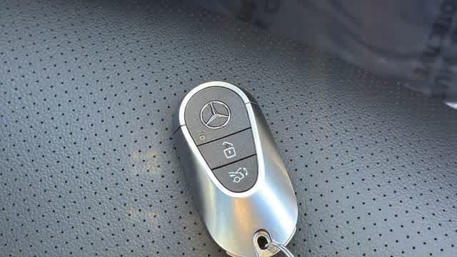 Thumbnail: 2026 Mercedes-Benz GLC - 20