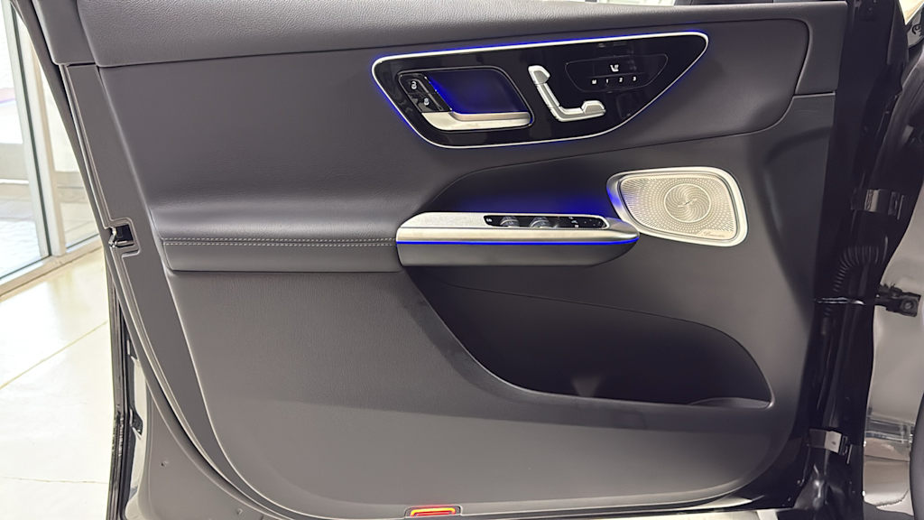 Thumbnail: 2026 Mercedes-Benz GLC - 23