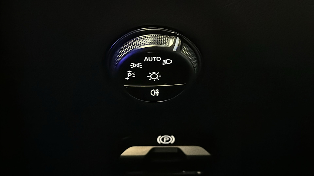 Thumbnail: 2026 Mercedes-Benz GLC - 26