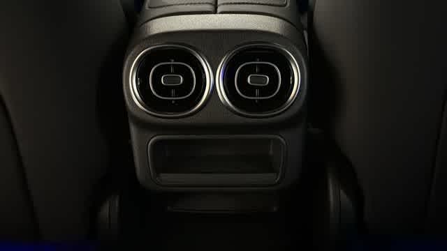 Thumbnail: 2026 Mercedes-Benz GLC - 30
