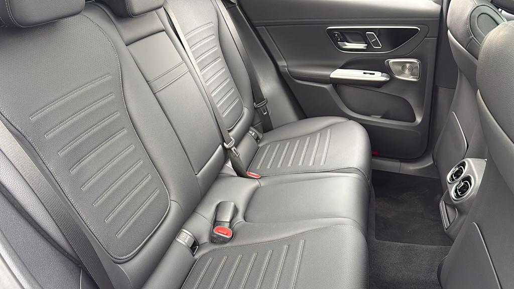 Thumbnail: 2026 Mercedes-Benz GLC - 35