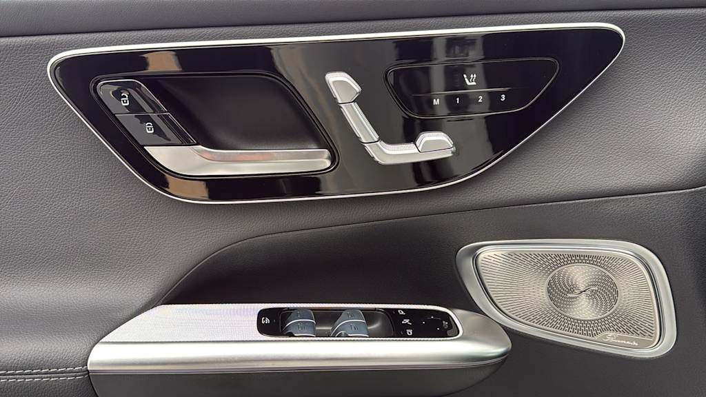 Thumbnail: 2026 Mercedes-Benz GLC - 23