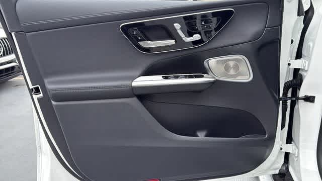 Thumbnail: 2026 Mercedes-Benz GLC - 21