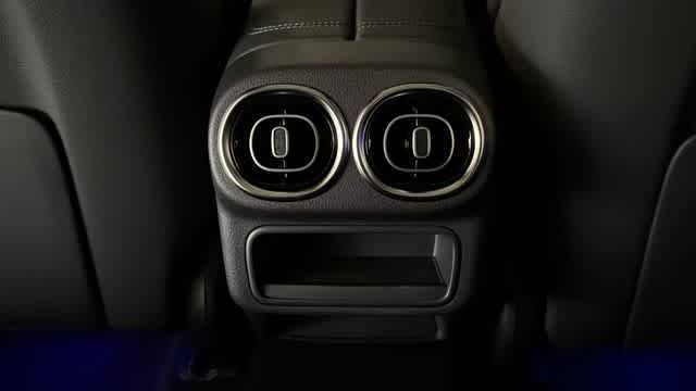 Thumbnail: 2026 Mercedes-Benz GLC - 31