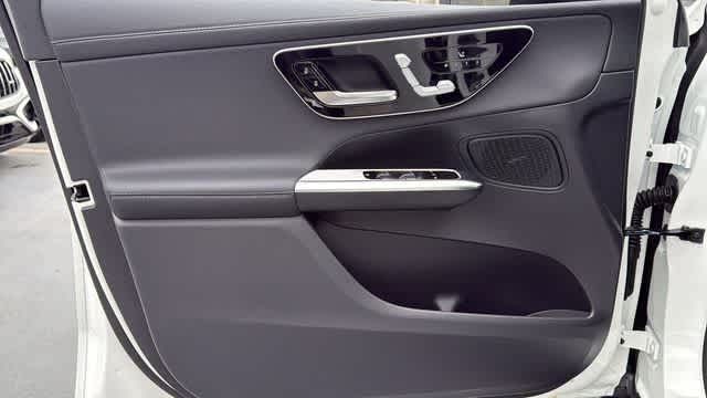 Thumbnail: 2026 Mercedes-Benz GLC - 24