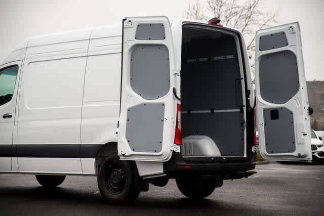 Thumbnail: 2025 Mercedes-Benz Sprinter - 28