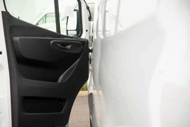 Thumbnail: 2025 Mercedes-Benz Sprinter - 30