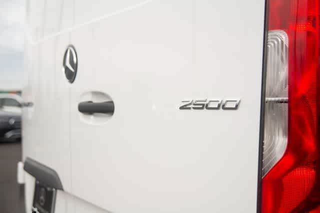 Thumbnail: 2025 Mercedes-Benz Sprinter - 6