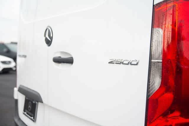 Thumbnail: 2025 Mercedes-Benz Sprinter - 27