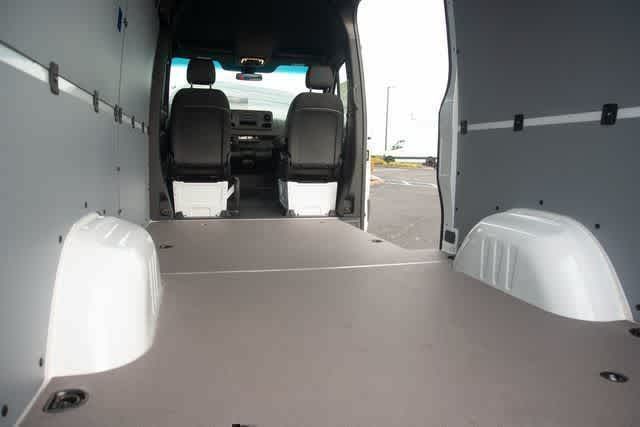 Thumbnail: 2025 Mercedes-Benz Sprinter - 35