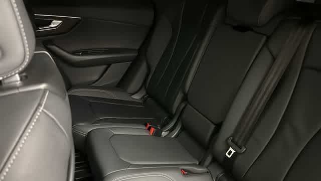 Thumbnail: 2021 Audi Q8 - 32