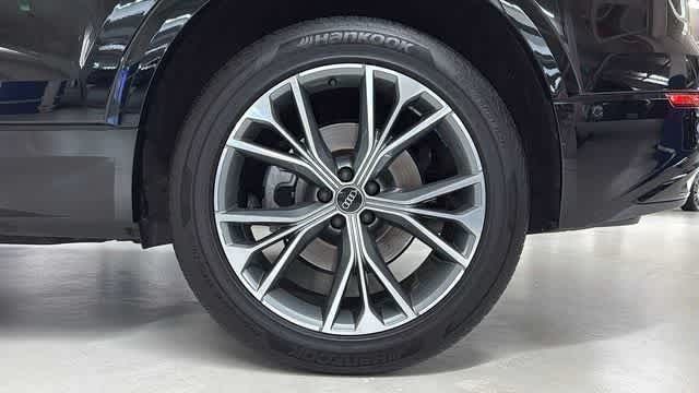 Thumbnail: 2021 Audi Q8 - 21