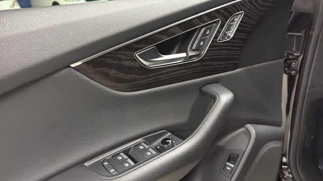 Thumbnail: 2021 Audi Q8 - 24