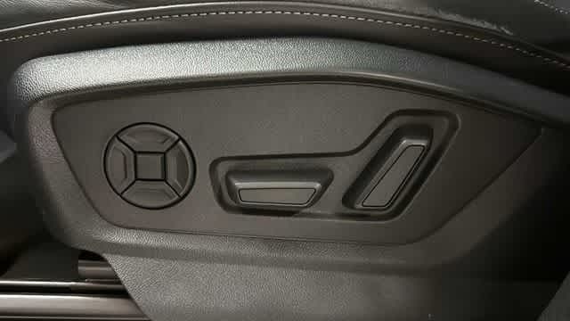 Thumbnail: 2021 Audi Q8 - 25