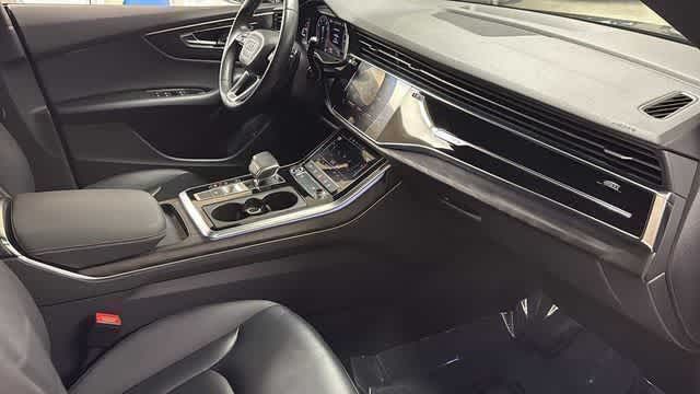 Thumbnail: 2021 Audi Q8 - 36