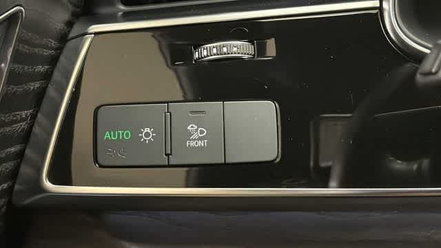 Thumbnail: 2021 Audi Q8 - 26