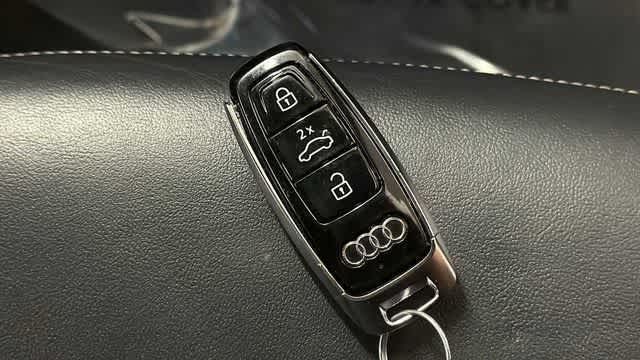 Thumbnail: 2021 Audi Q8 - 19