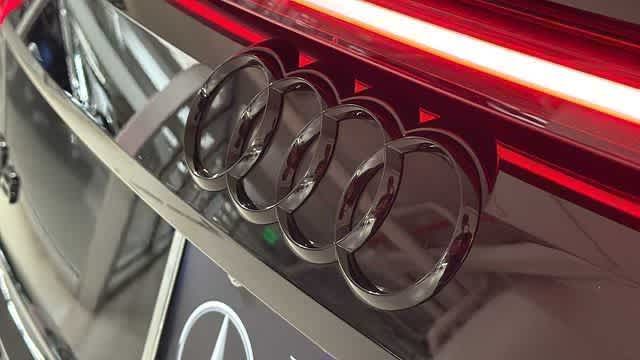 Thumbnail: 2021 Audi Q8 - 8