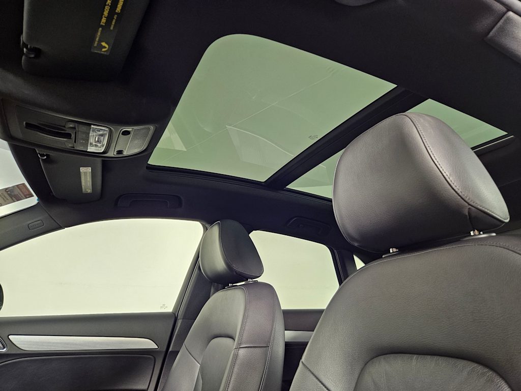 Thumbnail: 2015 Audi Q3 - 26