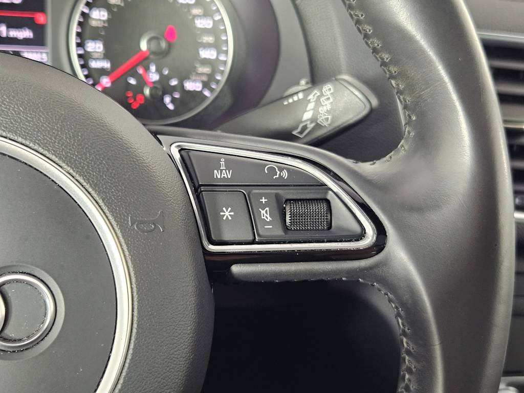 Thumbnail: 2015 Audi Q3 - 32