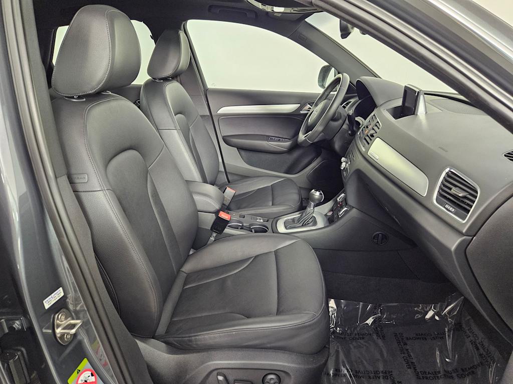 Thumbnail: 2015 Audi Q3 - 30