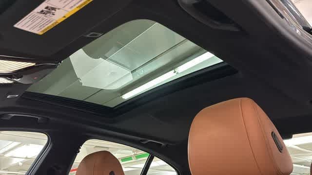 Thumbnail: 2021 BMW 5 Series - 30