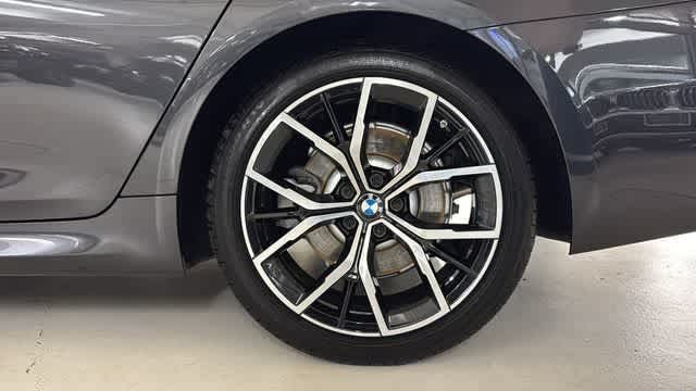 Thumbnail: 2021 BMW 5 Series - 21