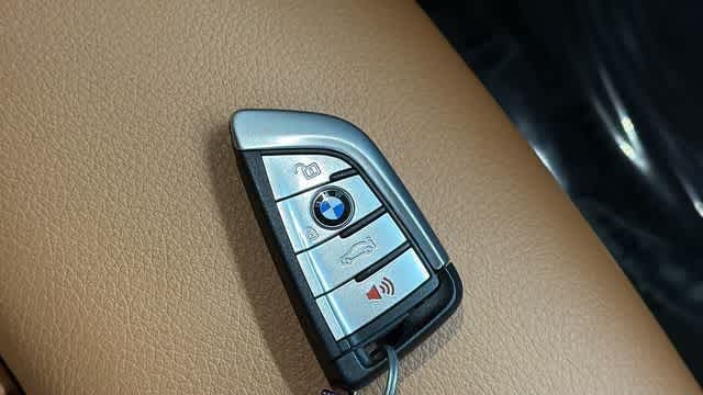 Thumbnail: 2021 BMW 5 Series - 18