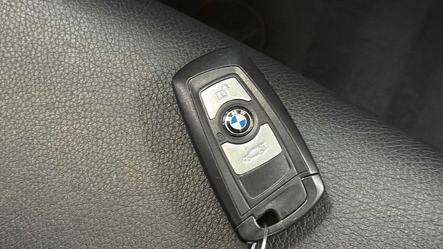 Thumbnail: 2014 BMW 3 Series - 18