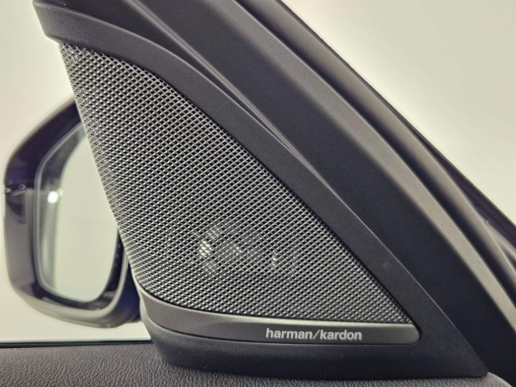 2021 BMW M5  35