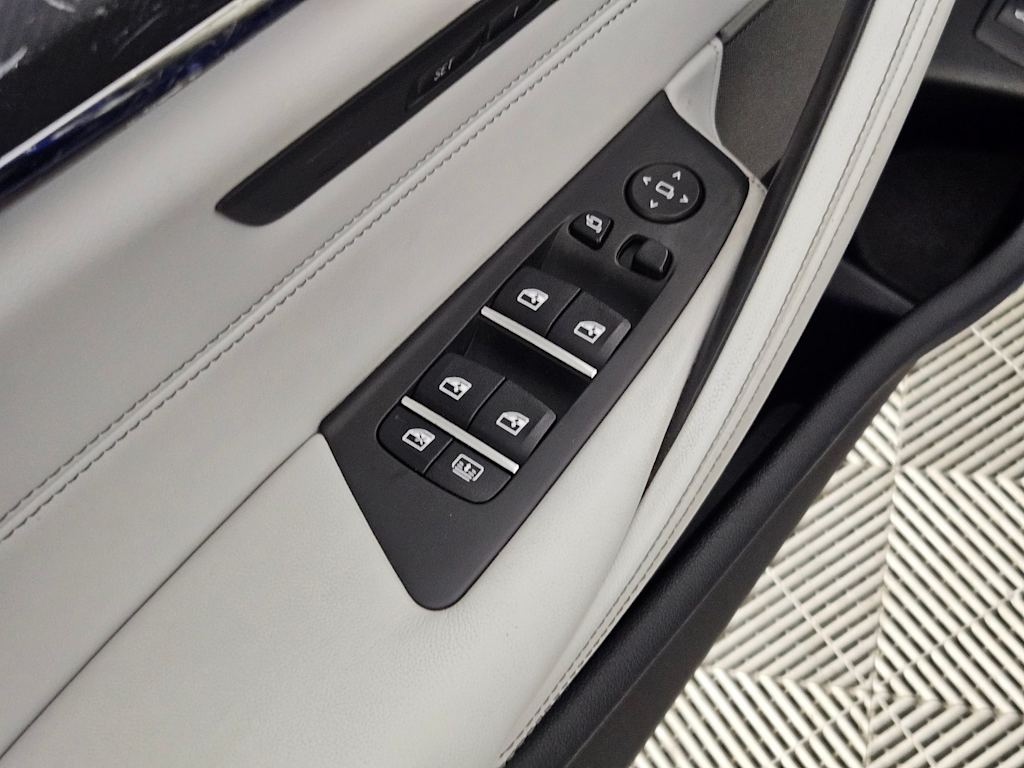 2021 BMW M5  25