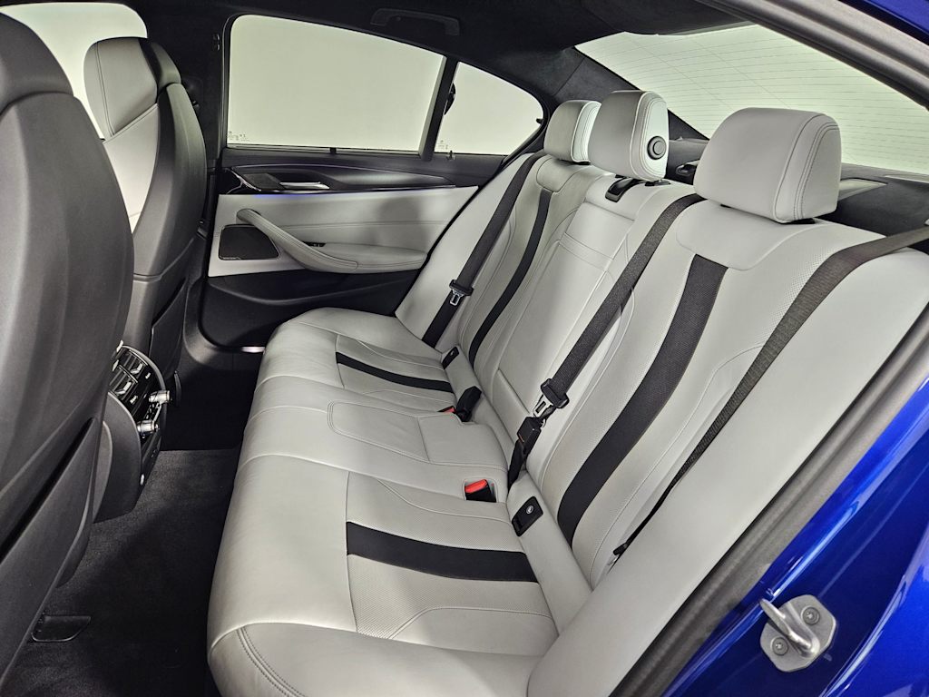 2021 BMW M5  26