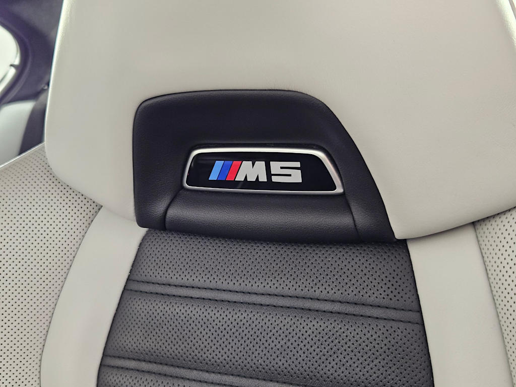 2021 BMW M5  42