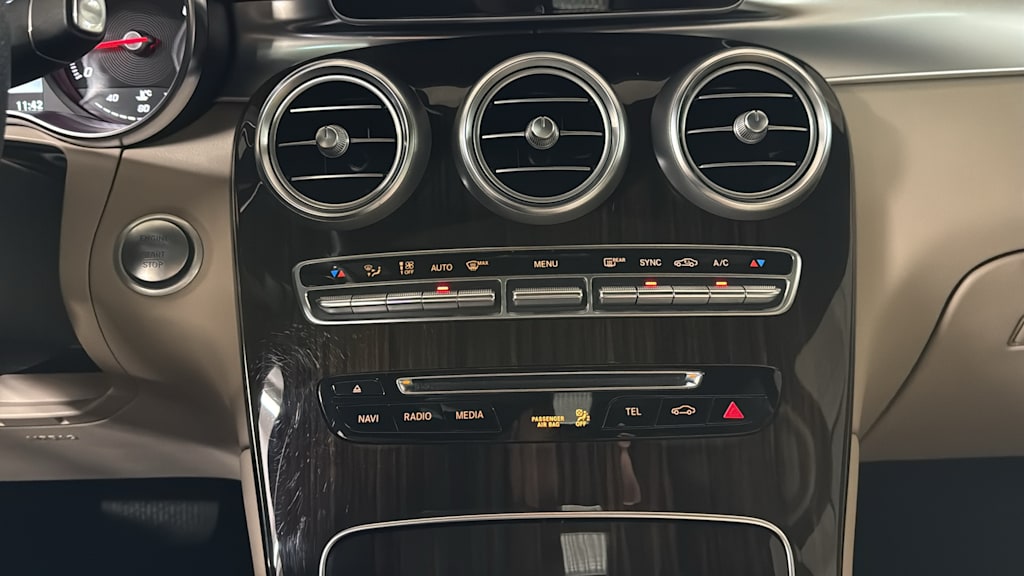 Thumbnail: 2017 Mercedes-Benz GLC - 28
