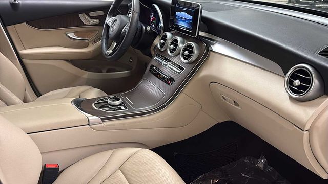 Thumbnail: 2019 Mercedes-Benz GLC - 4