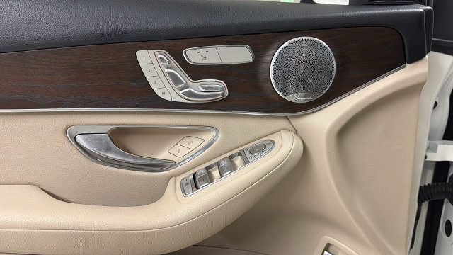 Thumbnail: 2019 Mercedes-Benz GLC - 24