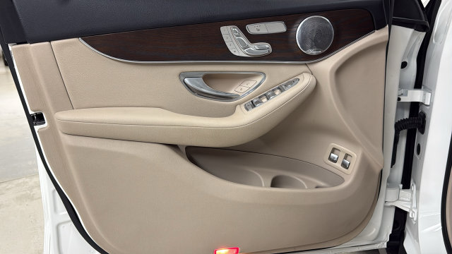Thumbnail: 2019 Mercedes-Benz GLC - 22