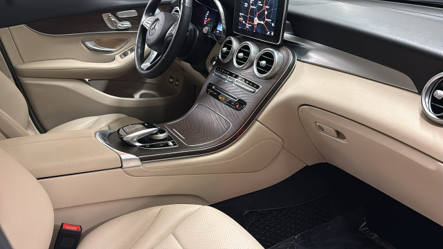 Thumbnail: 2019 Mercedes-Benz GLC - 14