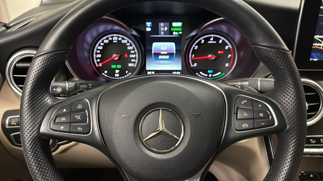 Thumbnail: 2019 Mercedes-Benz GLC - 26