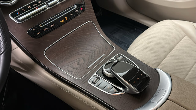 Thumbnail: 2019 Mercedes-Benz GLC - 16