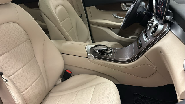 Thumbnail: 2019 Mercedes-Benz GLC - 36