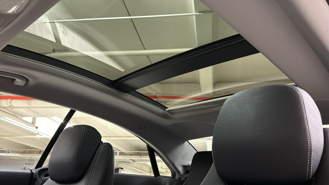 Thumbnail: 2011 Mercedes-Benz E-Class - 30
