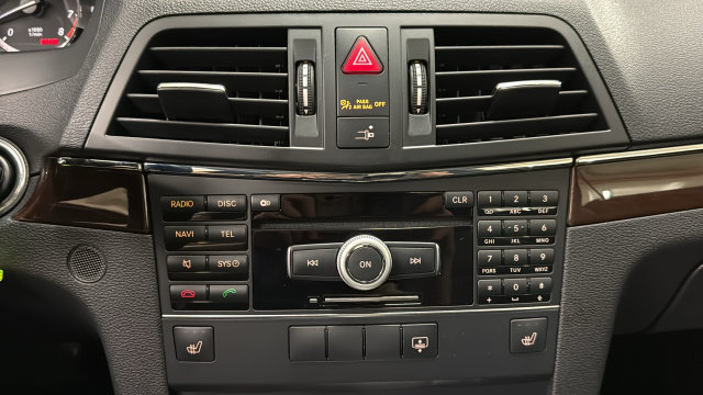 Thumbnail: 2011 Mercedes-Benz E-Class - 27