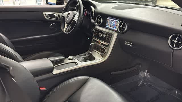 Thumbnail: 2013 Mercedes-Benz SLK - 33