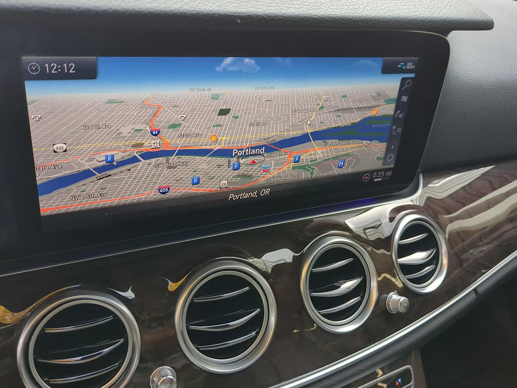 Thumbnail: 2020 Mercedes-Benz E-Class - 30