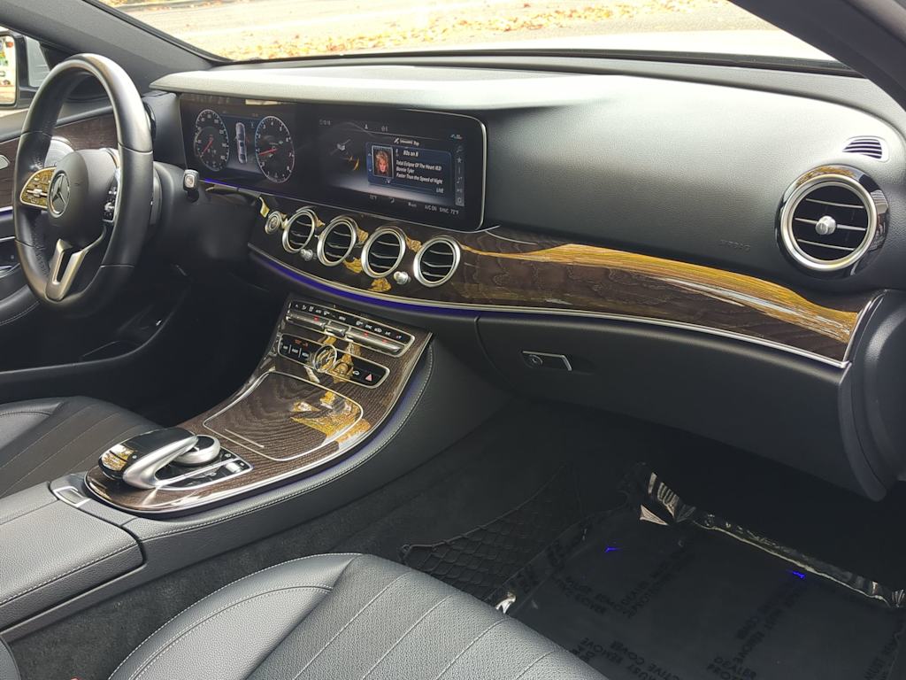 Thumbnail: 2020 Mercedes-Benz E-Class - 10