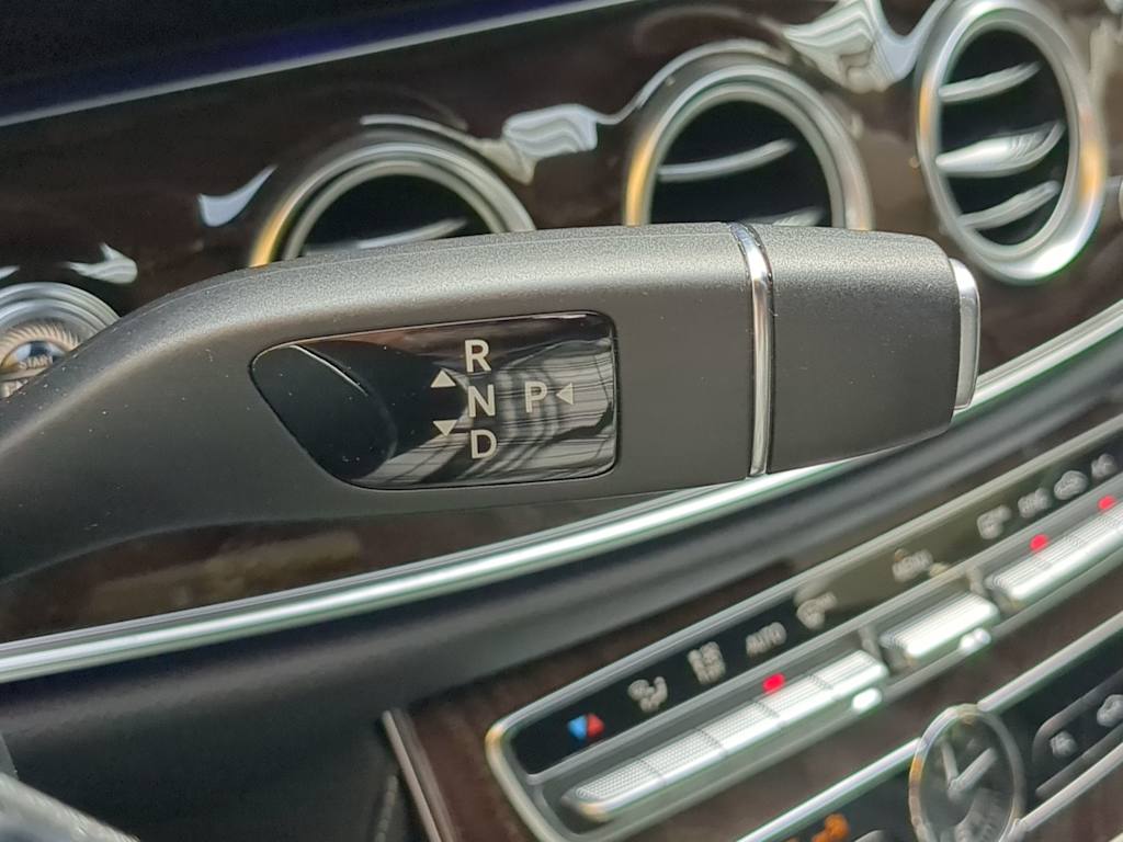 Thumbnail: 2020 Mercedes-Benz E-Class - 33