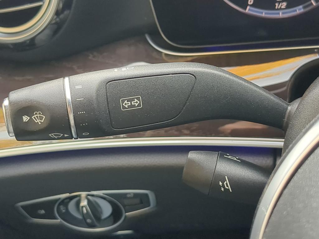 Thumbnail: 2020 Mercedes-Benz E-Class - 29