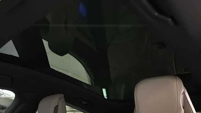 Thumbnail: 2021 Porsche Taycan - 29